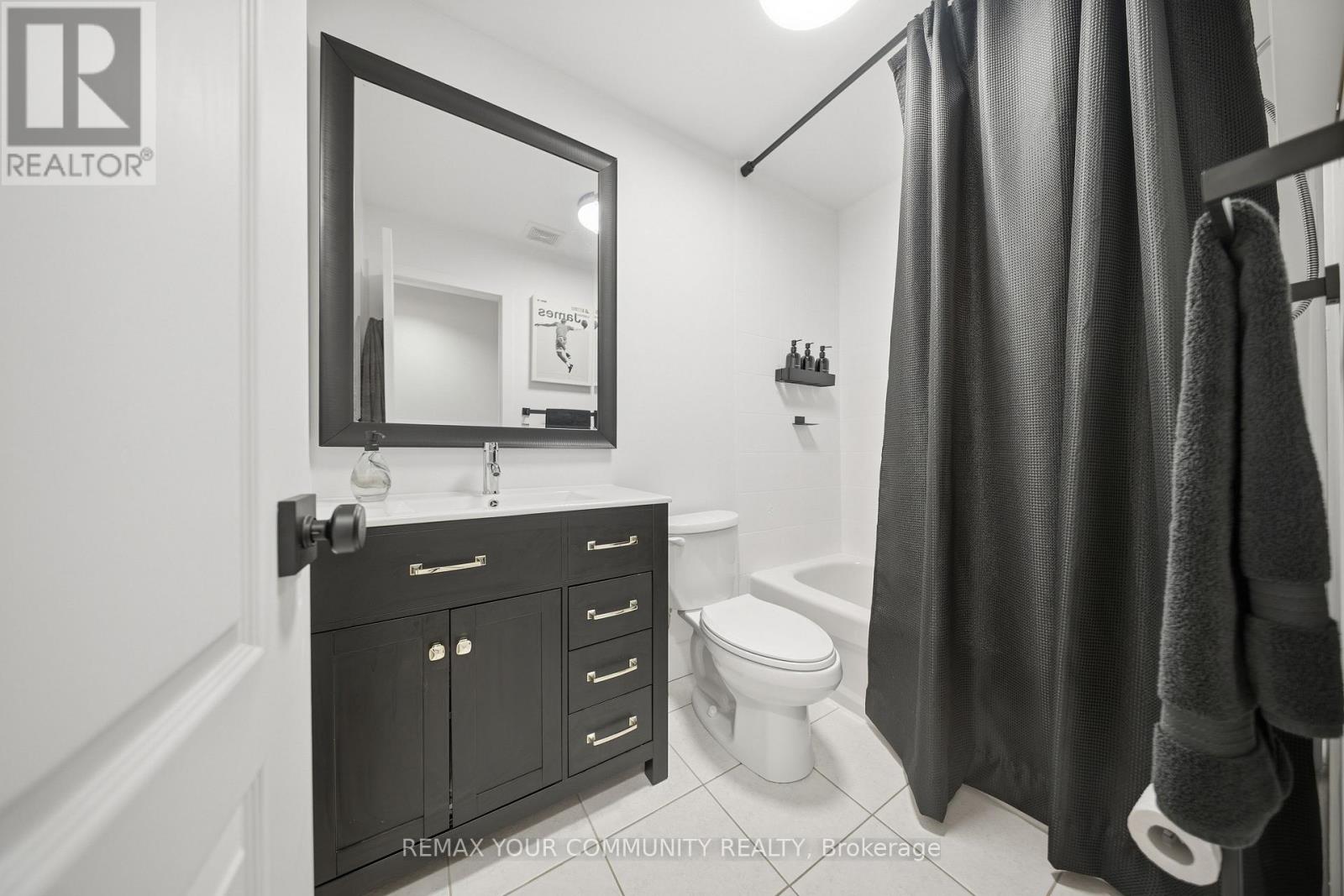 34 Kalmar Crescent, Richmond Hill, Ontario  L4E 3Z3 - Photo 21 - N12790358