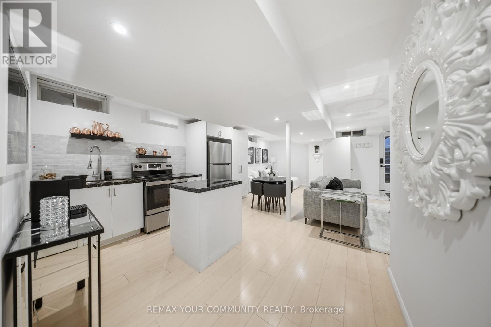 34 Kalmar Crescent, Richmond Hill, Ontario  L4E 3Z3 - Photo 25 - N12790358