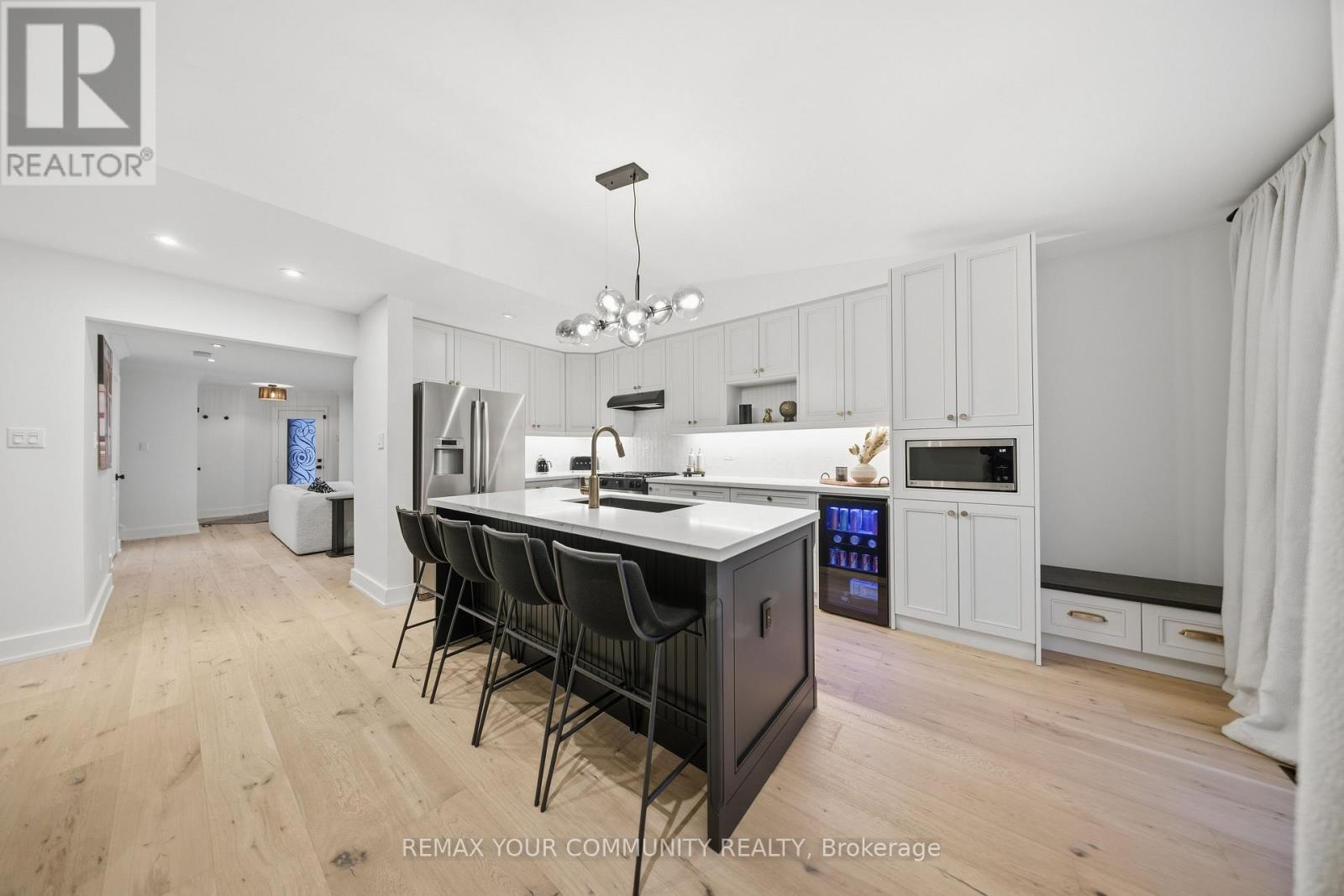 34 Kalmar Crescent, Richmond Hill, Ontario  L4E 3Z3 - Photo 3 - N12790358