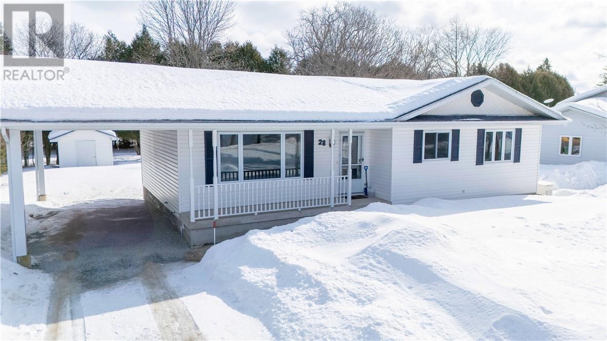 28 Doc Strain Drive, Gore Bay, Ontario