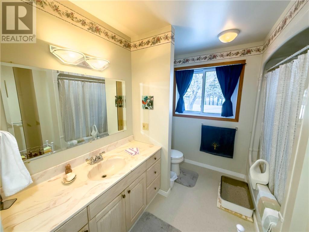 28 Doc Strain Drive, Gore Bay, Ontario  P0P 1H0 - Photo 21 - 2126559