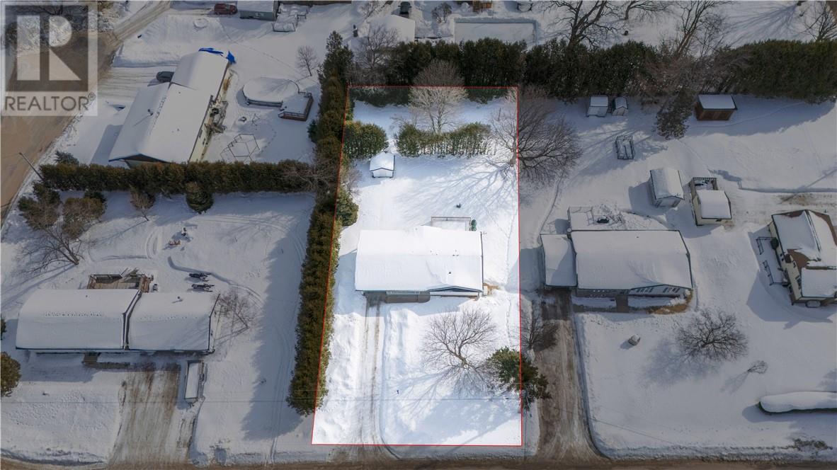 28 Doc Strain Drive, Gore Bay, Ontario  P0P 1H0 - Photo 4 - 2126559