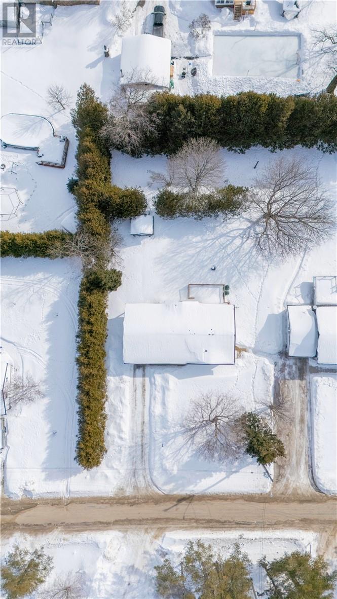 28 Doc Strain Drive, Gore Bay, Ontario  P0P 1H0 - Photo 6 - 2126559