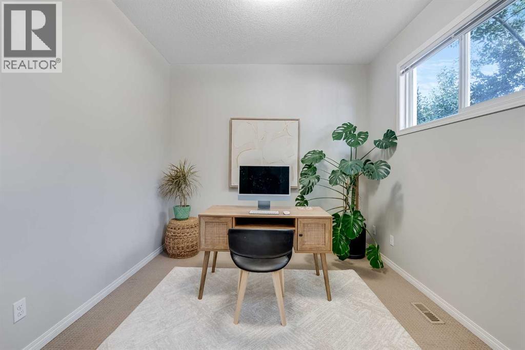 113 Copperpond Bay Se, Calgary, Alberta  T2Z 0R2 - Photo 4 - A2285393