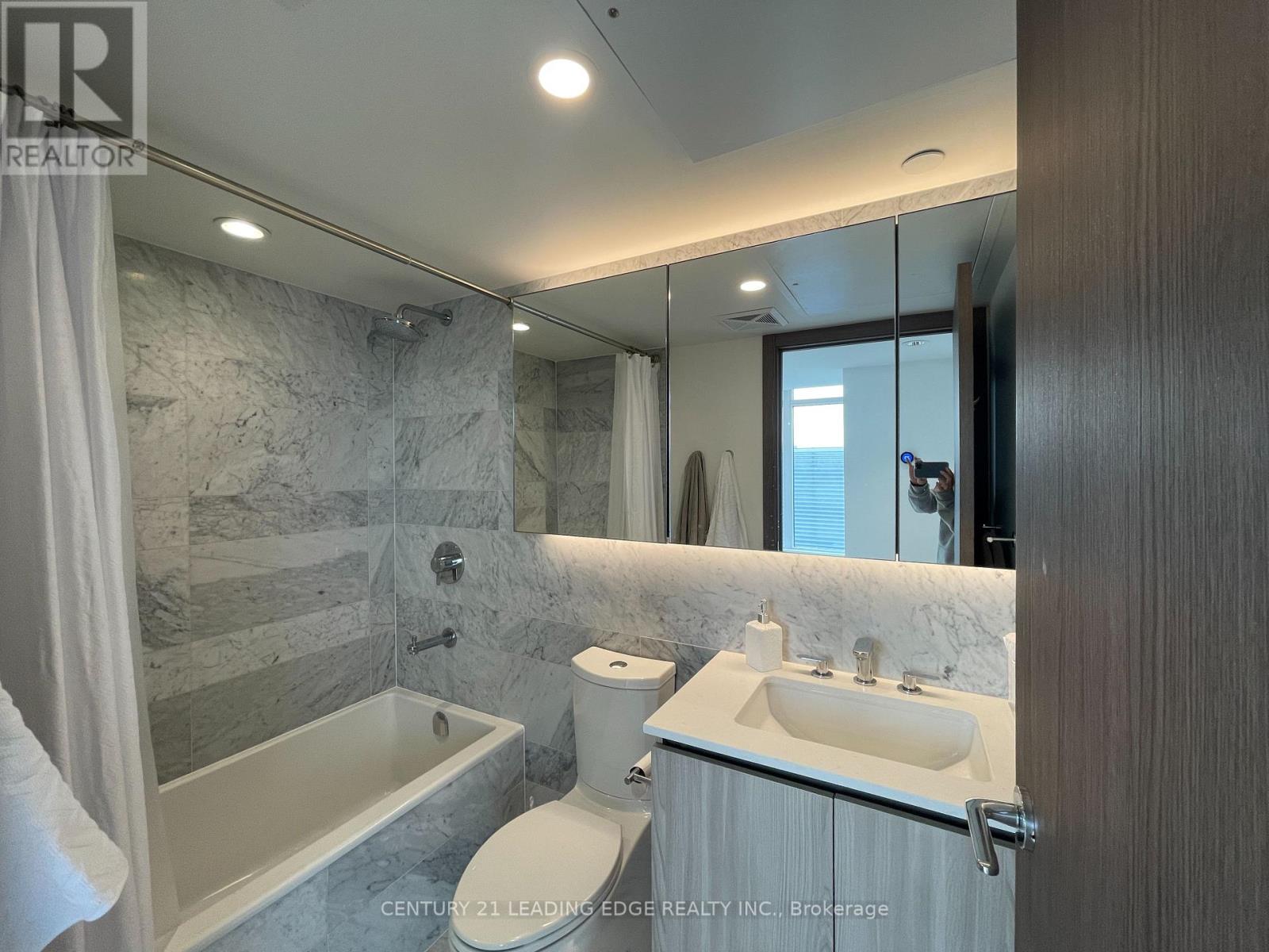 1502 - 17 Bathurst Street, Toronto, Ontario  M5V 1A5 - Photo 11 - C12841266