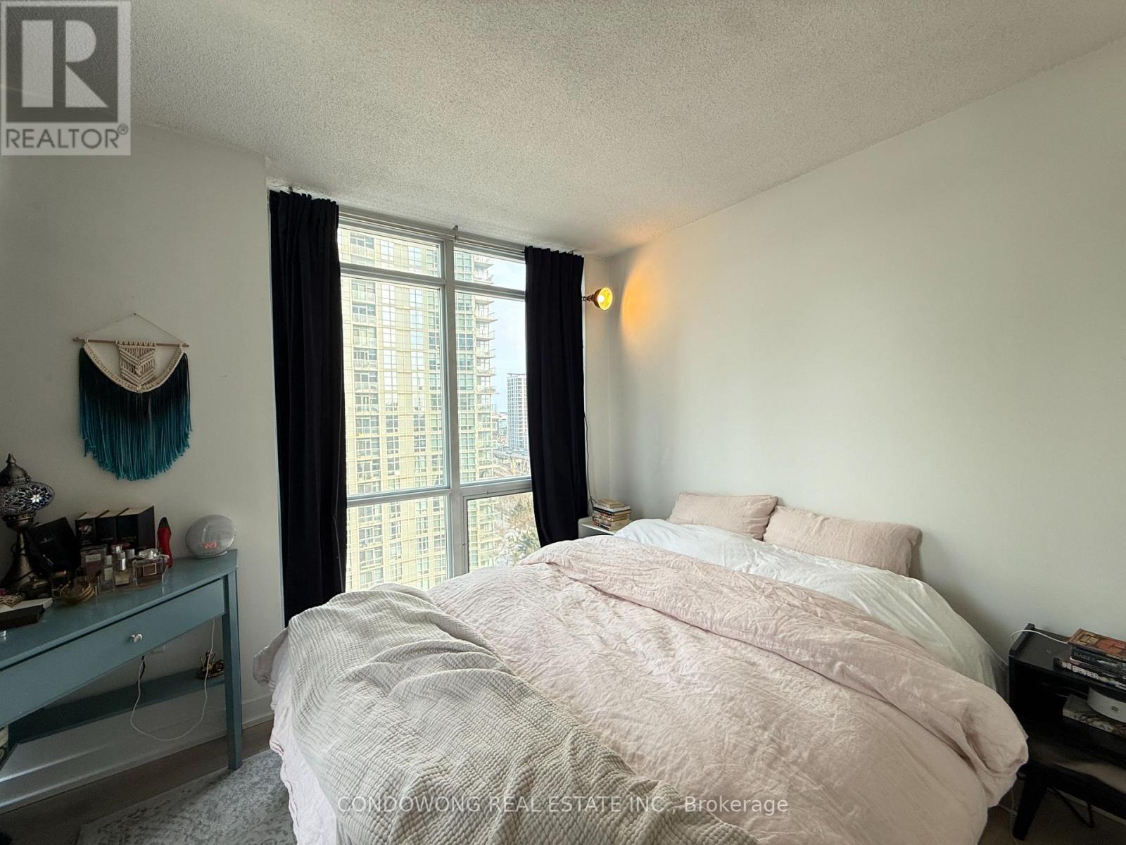 1206 - 11 Brunel Court, Toronto, Ontario  M5V 3Y3 - Photo 6 - C12841278