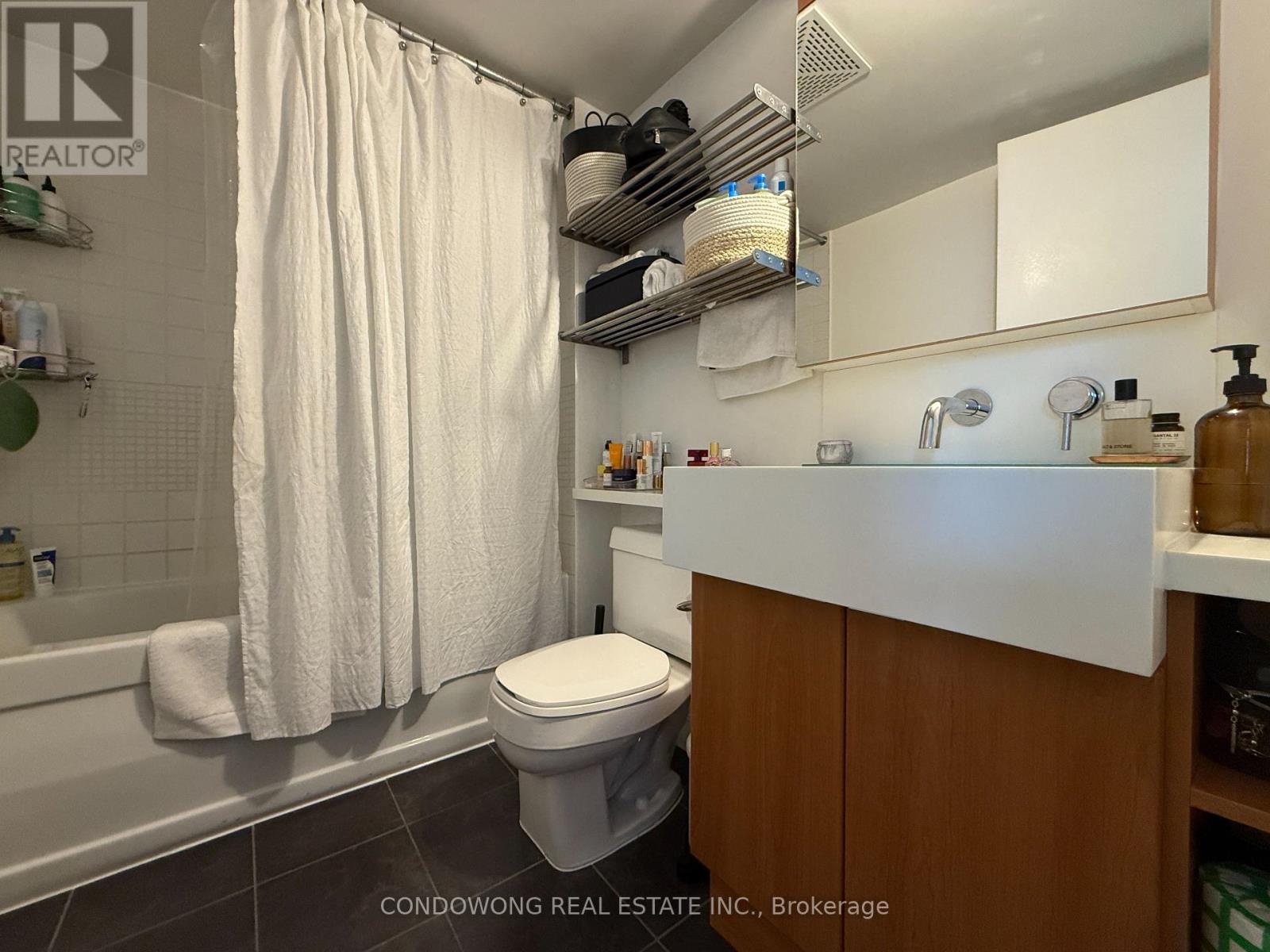 1206 - 11 Brunel Court, Toronto, Ontario  M5V 3Y3 - Photo 7 - C12841278