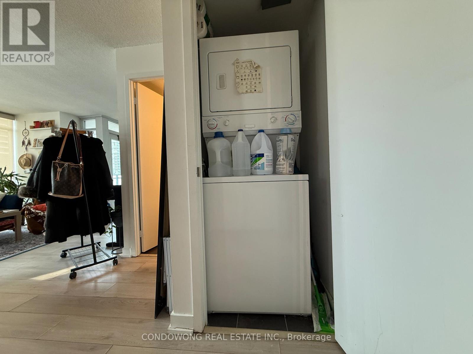 1206 - 11 Brunel Court, Toronto, Ontario  M5V 3Y3 - Photo 8 - C12841278