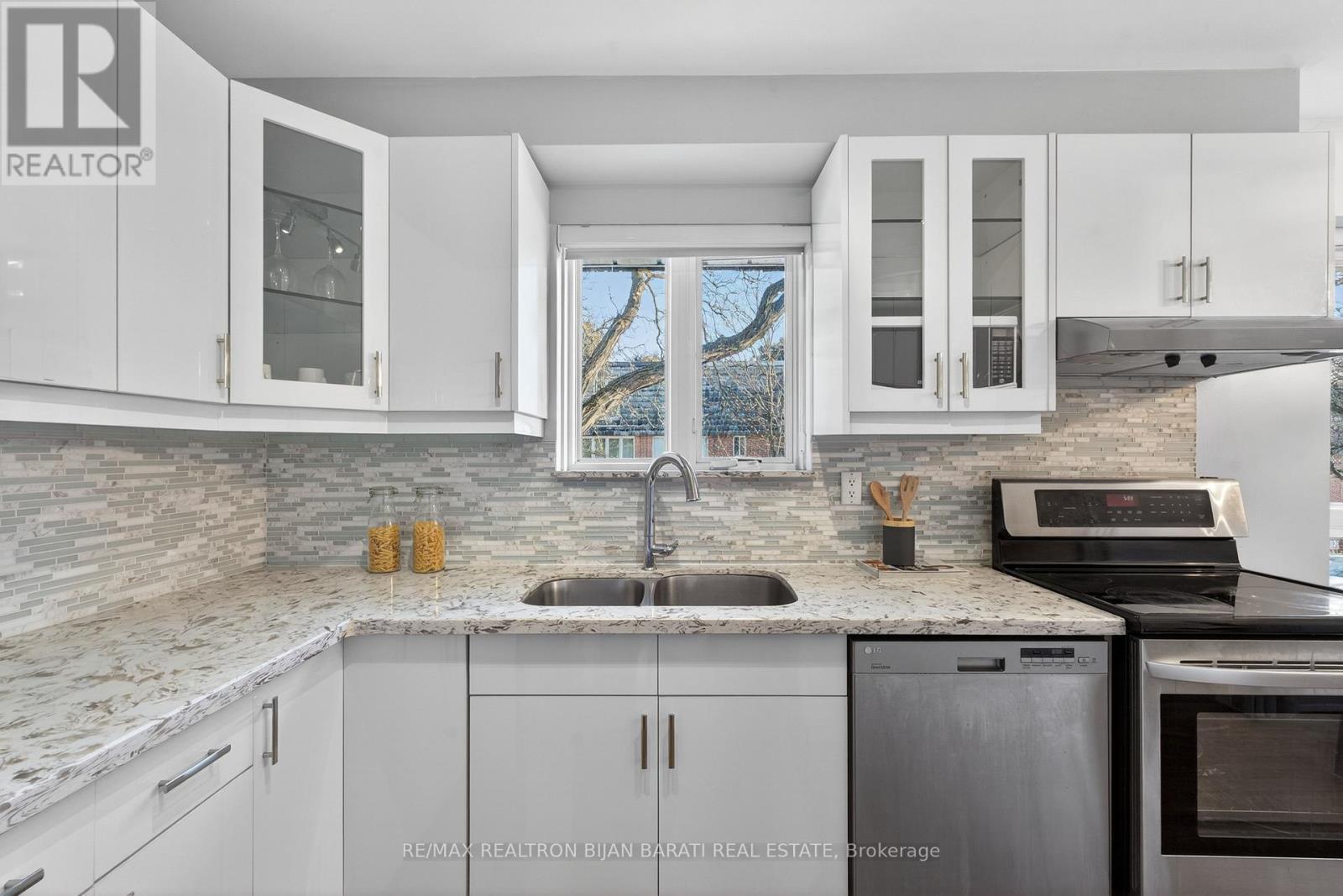 79 Scenic Mill Way, Toronto, Ontario  M2L 1S9 - Photo 16 - C12841310