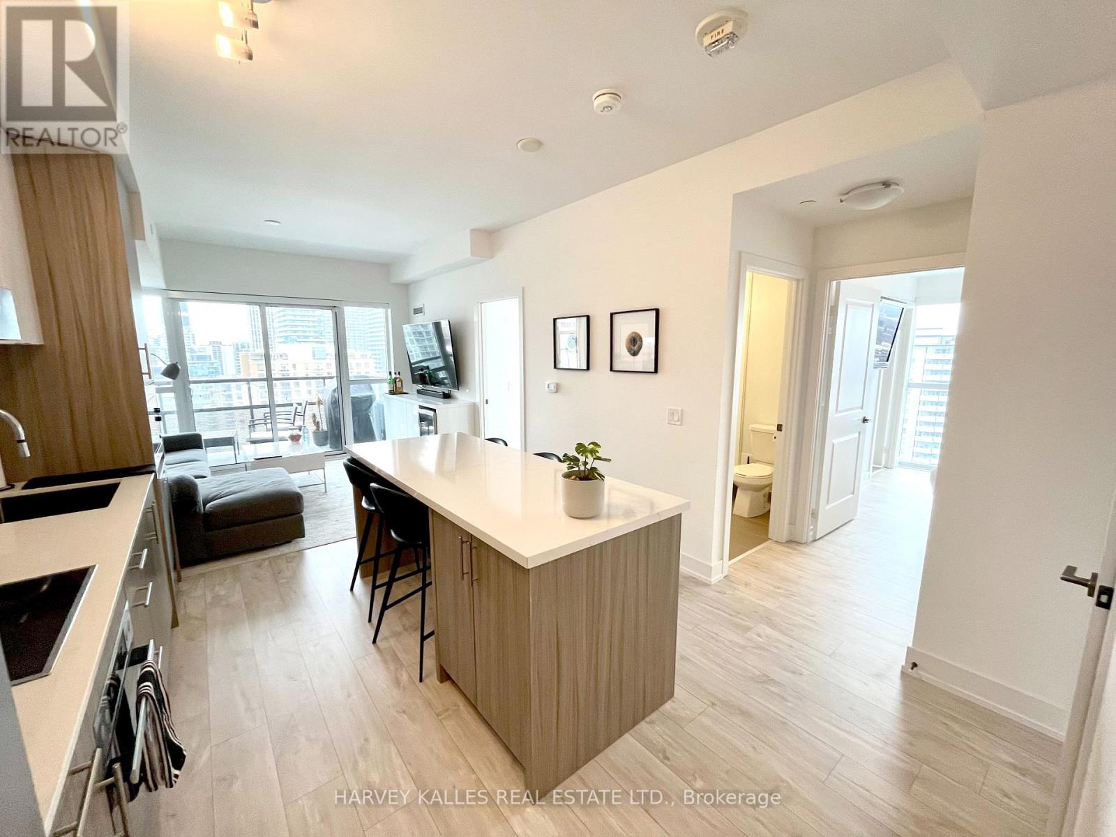 1609 - 11 Lillian Street, Toronto, Ontario  M4S 2H7 - Photo 3 - C12841320