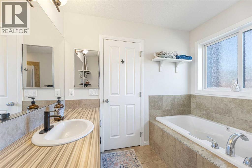 204 Paint Horse Drive, Cochrane, Alberta  T4C 0X1 - Photo 22 - A2286049