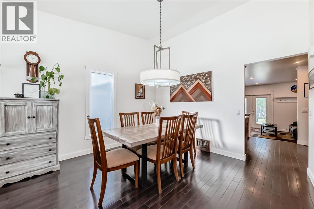 208 Woodbine Boulevard Sw, Calgary, Alberta  T2W 4K5 - Photo 9 - A2288115