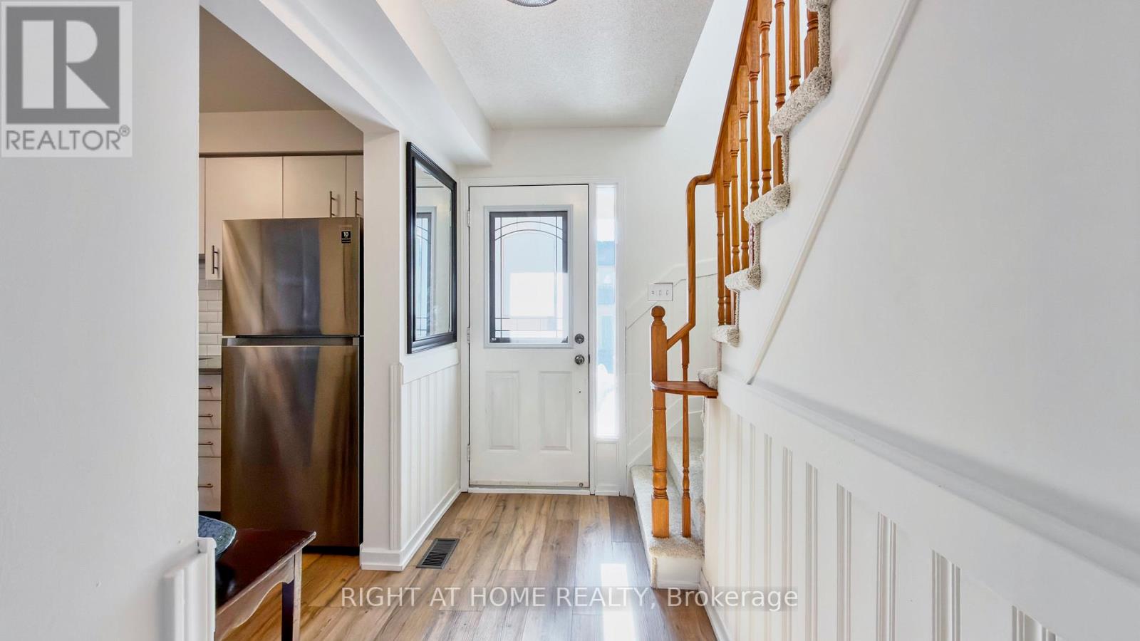 25 Macintyre Lane, Ajax, Ontario  L1T 3X4 - Photo 5 - E12841312