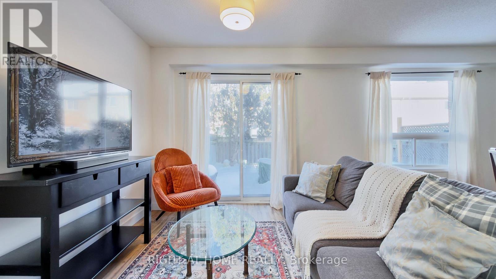 25 Macintyre Lane, Ajax, Ontario  L1T 3X4 - Photo 8 - E12841312