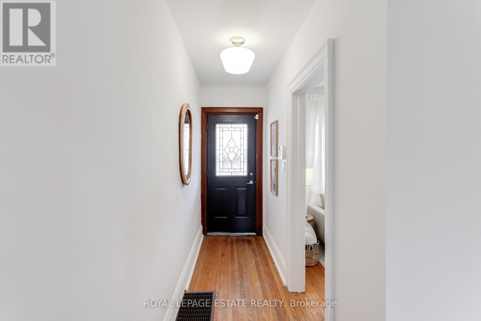 46 Thyra Avenue, Toronto, Ontario  M4C 5G5 - Photo 11 - E12841342