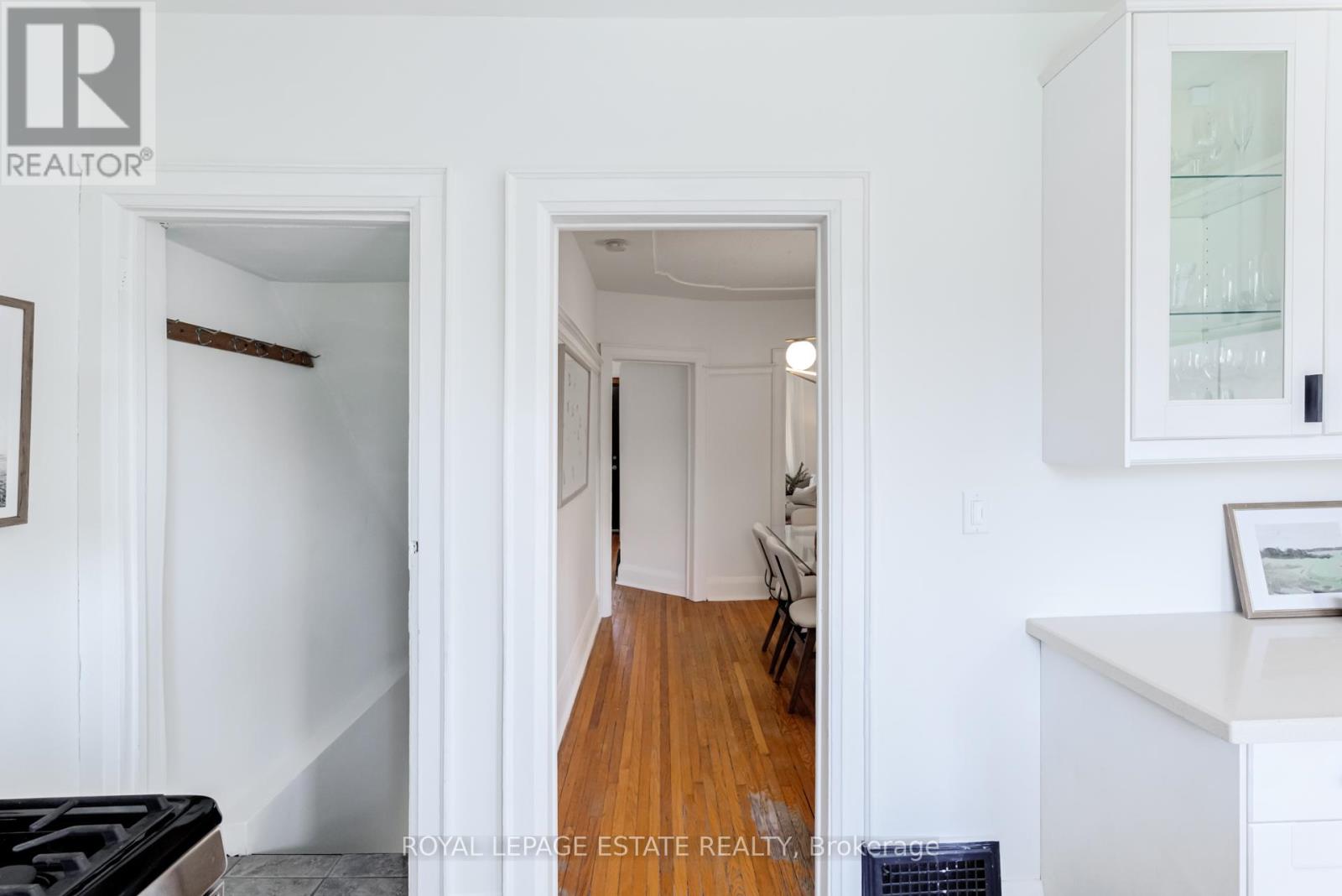 46 Thyra Avenue, Toronto, Ontario  M4C 5G5 - Photo 19 - E12841342