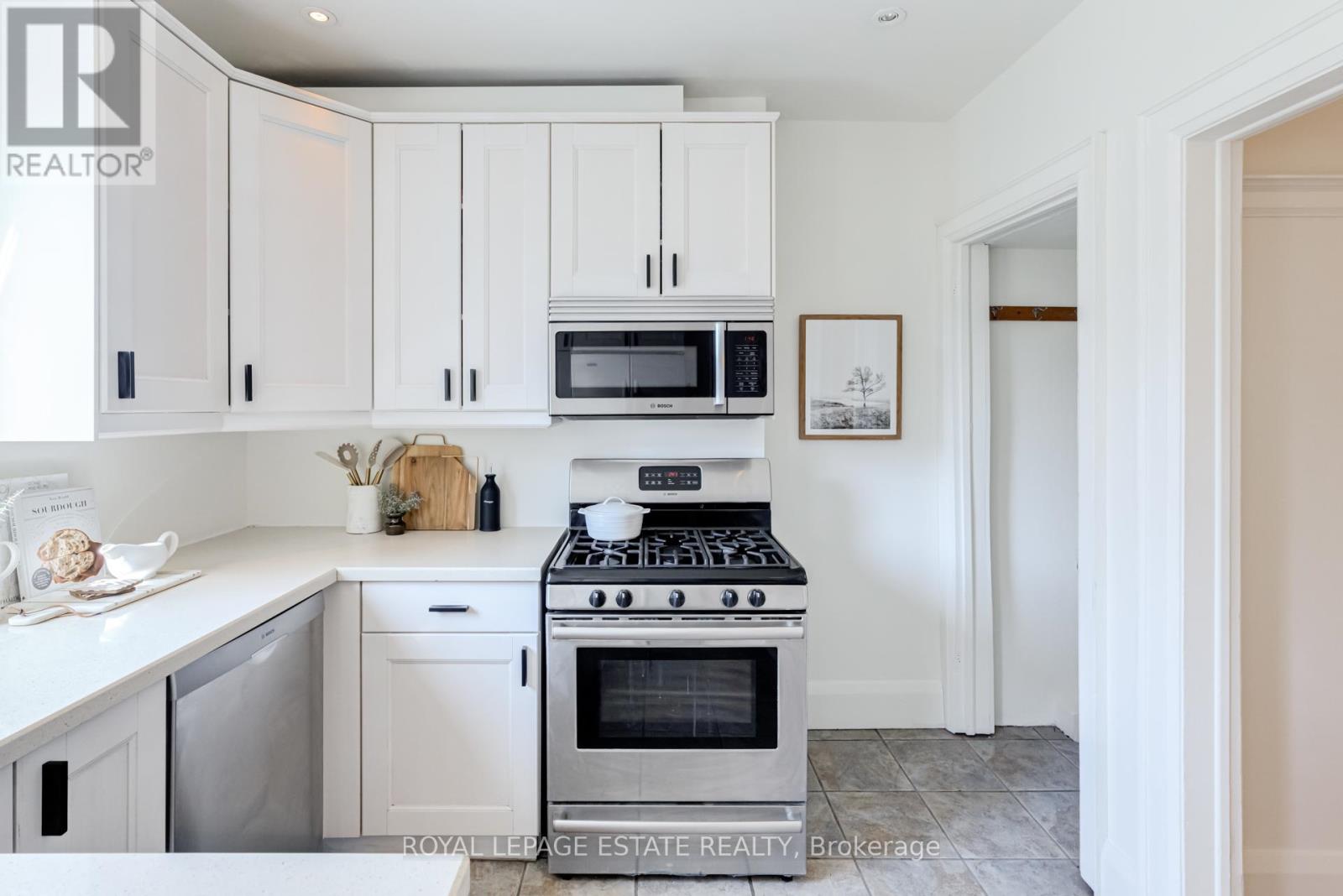 46 Thyra Avenue, Toronto, Ontario  M4C 5G5 - Photo 20 - E12841342