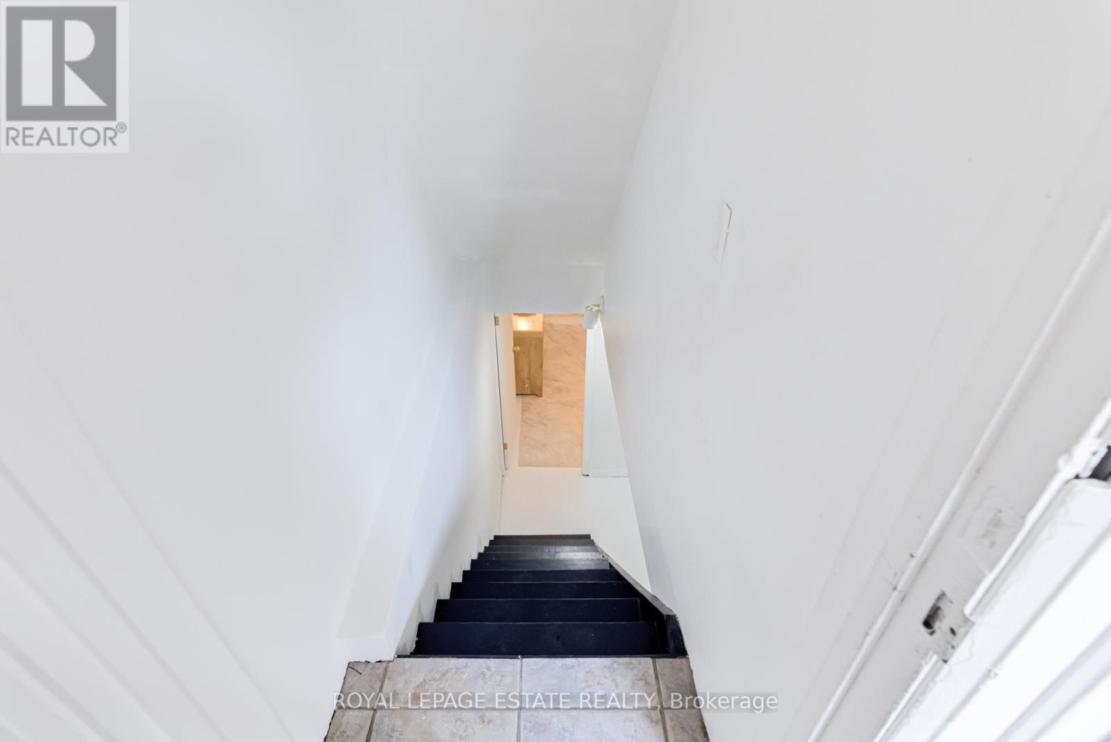 46 Thyra Avenue, Toronto, Ontario  M4C 5G5 - Photo 36 - E12841342