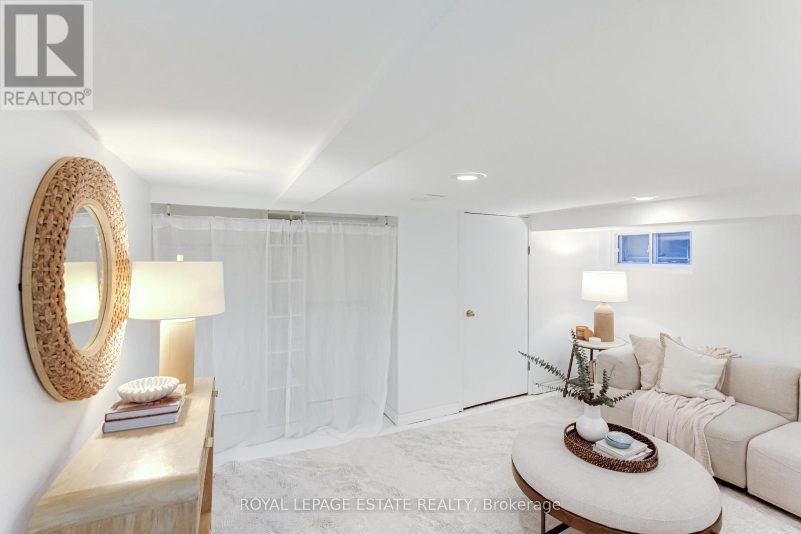 46 Thyra Avenue, Toronto, Ontario  M4C 5G5 - Photo 37 - E12841342