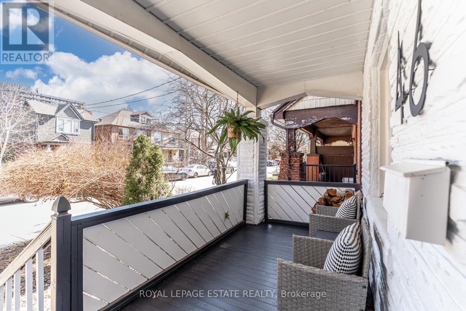 46 Thyra Avenue, Toronto, Ontario  M4C 5G5 - Photo 4 - E12841342