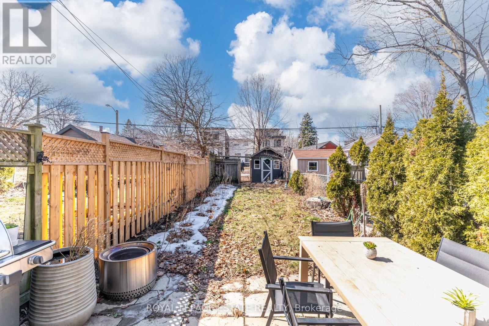 46 Thyra Avenue, Toronto, Ontario  M4C 5G5 - Photo 45 - E12841342