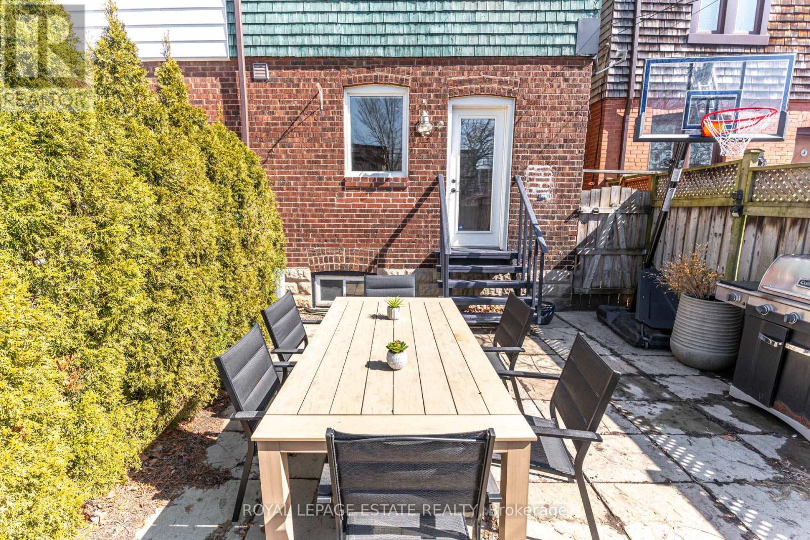 46 Thyra Avenue, Toronto, Ontario  M4C 5G5 - Photo 47 - E12841342