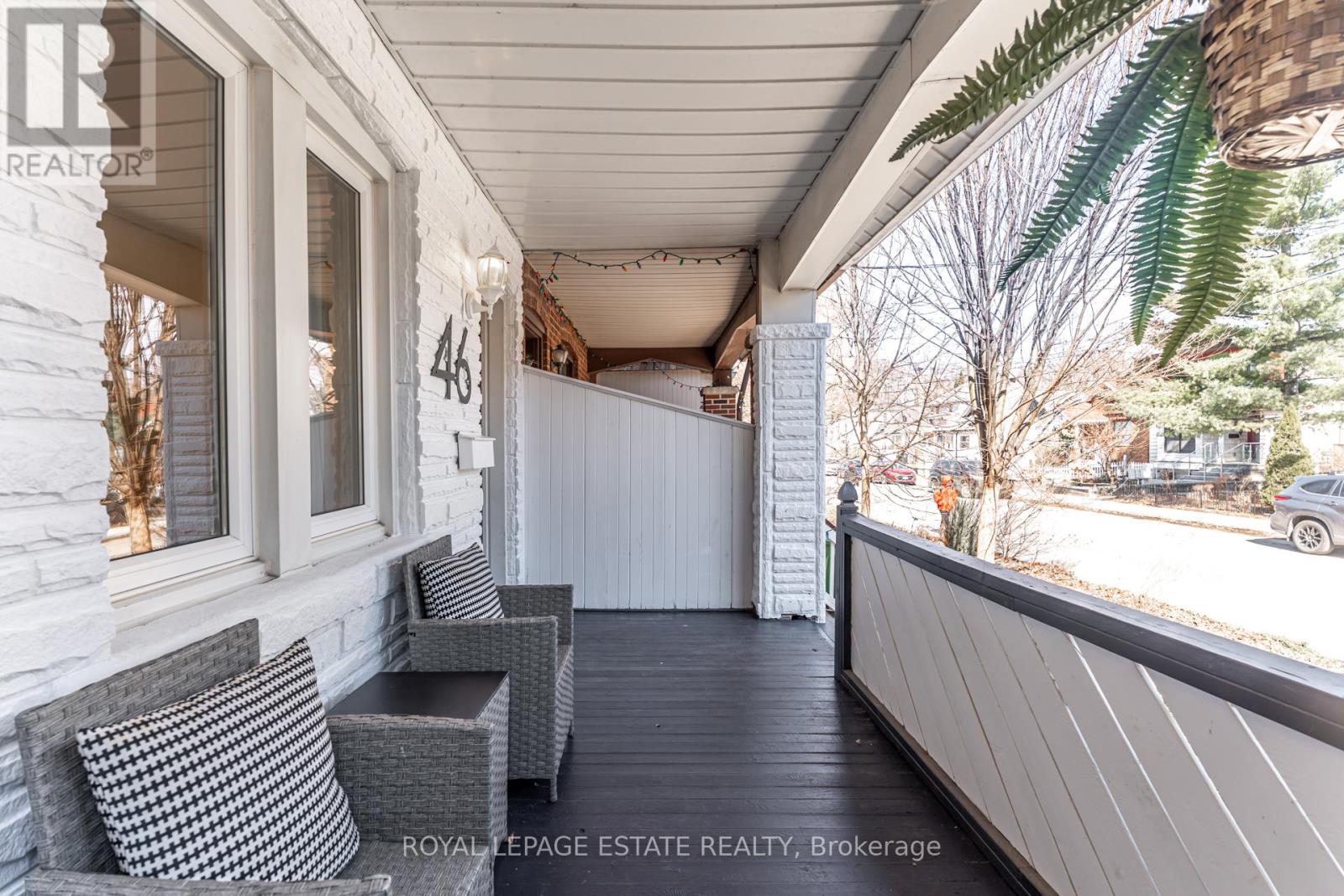 46 Thyra Avenue, Toronto, Ontario  M4C 5G5 - Photo 5 - E12841342