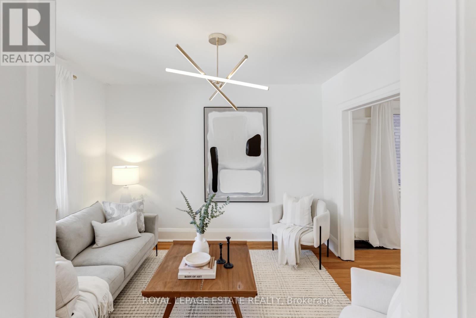 46 Thyra Avenue, Toronto, Ontario  M4C 5G5 - Photo 8 - E12841342