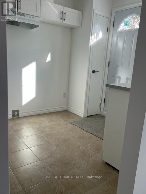 E3 - 63 Ferris Lane, Barrie, Ontario  L4M 5C4 - Photo 4 - S12841324