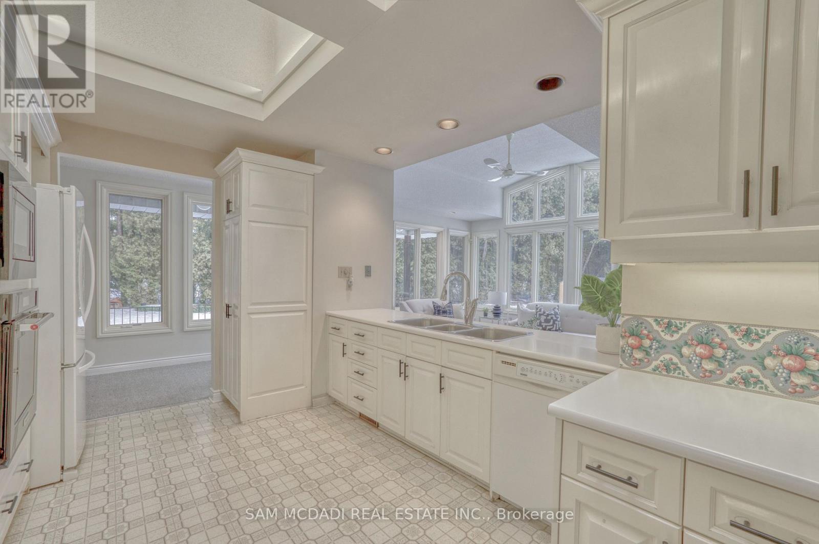 521 Vanessa Crescent, Mississauga, Ontario  L5H 2N4 - Photo 18 - W12841260