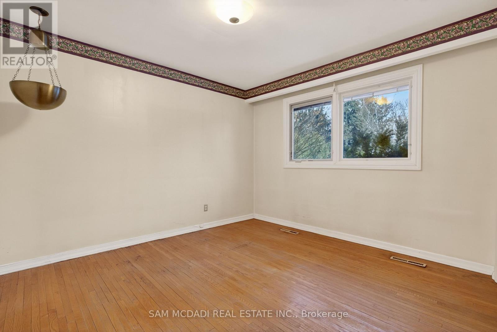 521 Vanessa Crescent, Mississauga, Ontario  L5H 2N4 - Photo 27 - W12841260