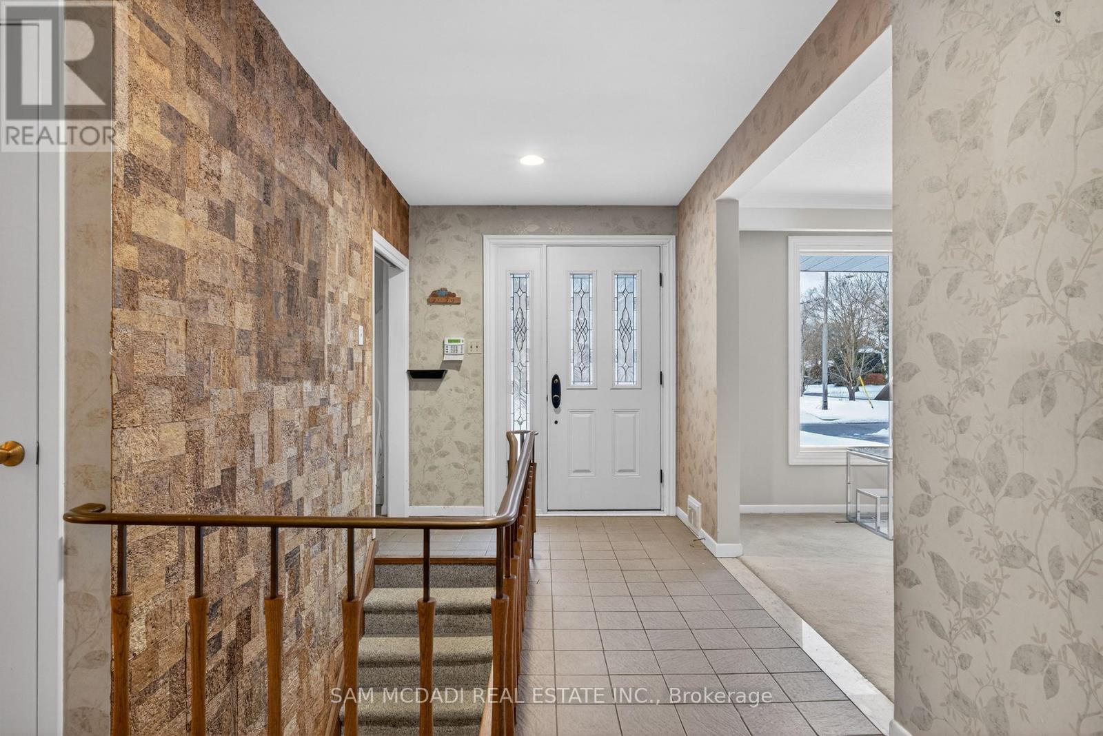 521 Vanessa Crescent, Mississauga, Ontario  L5H 2N4 - Photo 4 - W12841260