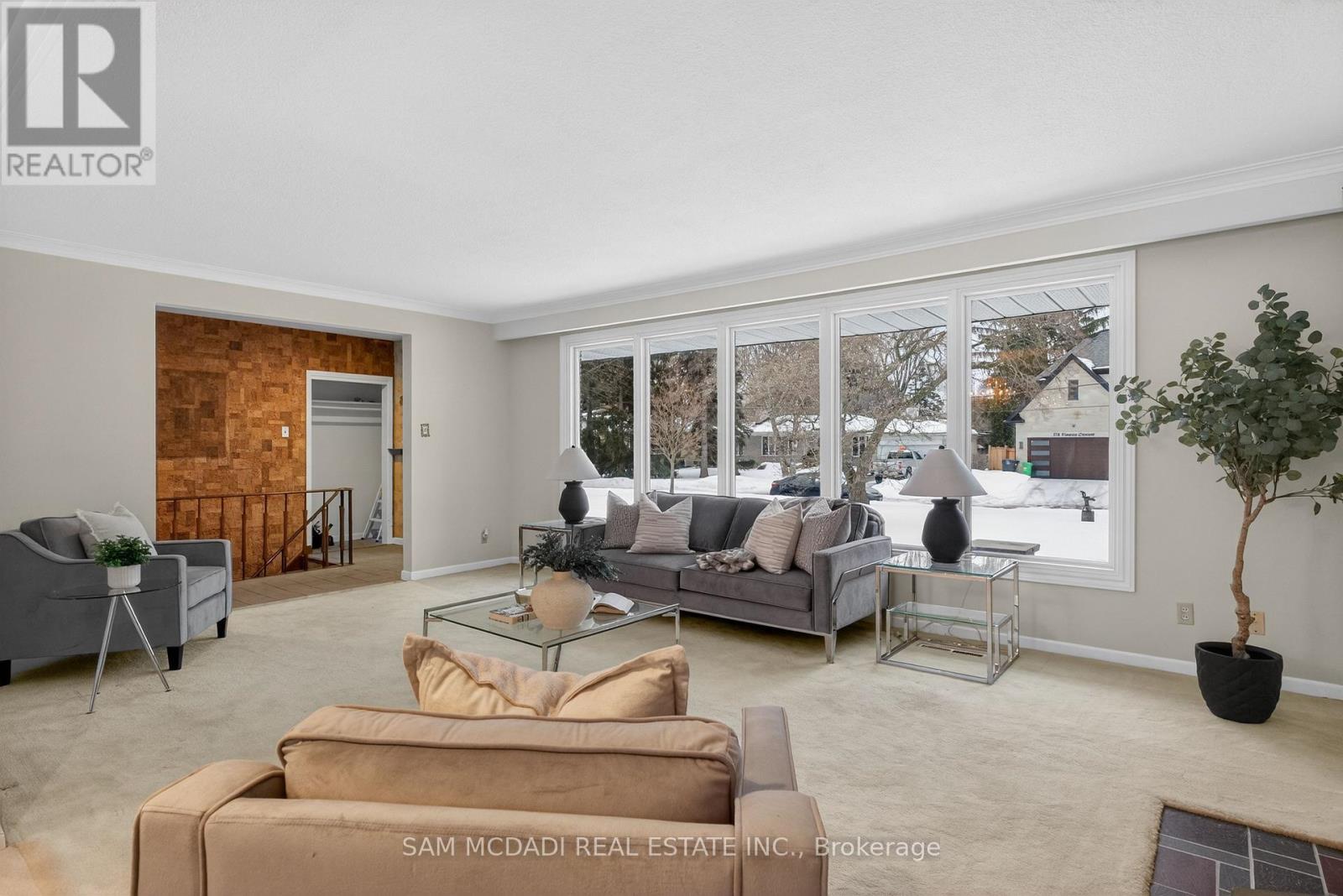 521 Vanessa Crescent, Mississauga, Ontario  L5H 2N4 - Photo 5 - W12841260