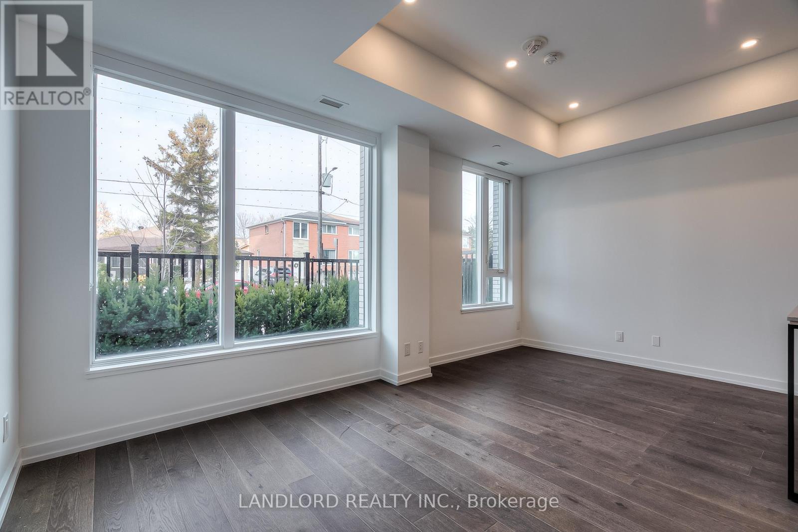 105 - 15 Maryport Ave Street, Toronto, Ontario  M3M 0E2 - Photo 11 - W12841264