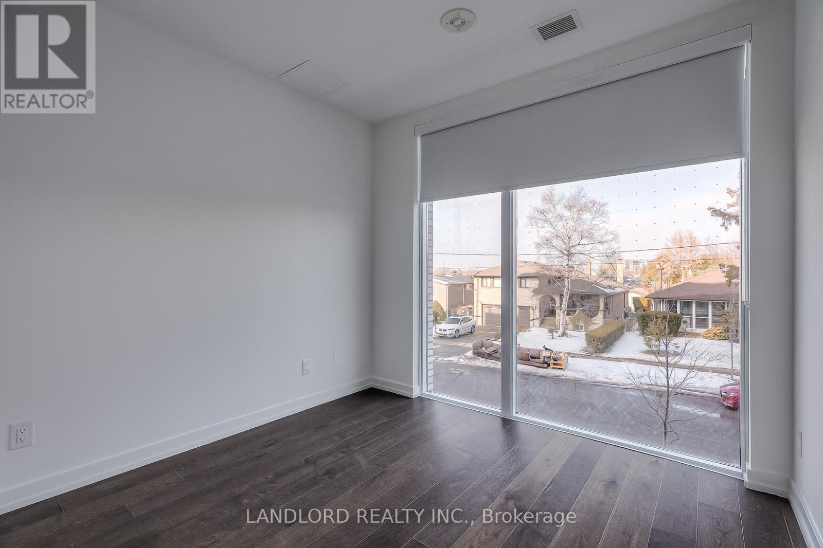 105 - 15 Maryport Ave Street, Toronto, Ontario  M3M 0E2 - Photo 14 - W12841264