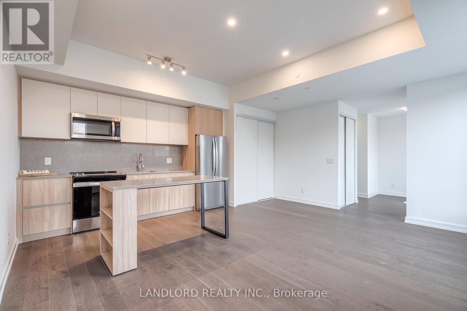 105 - 15 Maryport Ave Street, Toronto, Ontario  M3M 0E2 - Photo 9 - W12841264