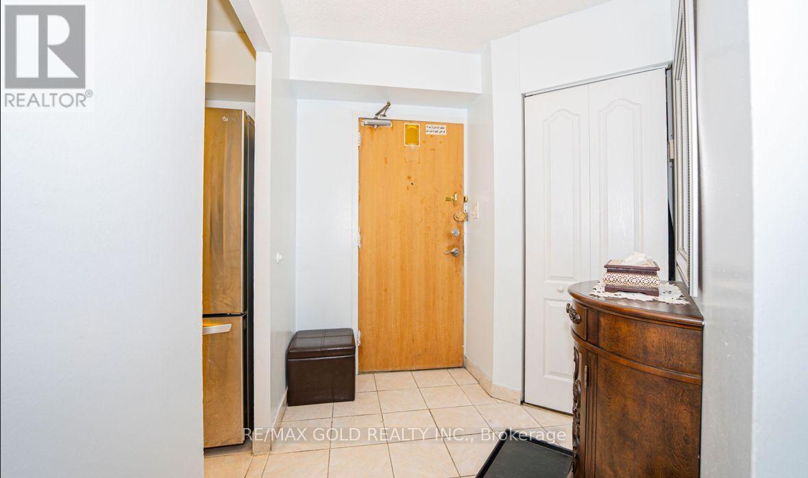 2107 - 330 Dixon Road, Toronto, Ontario  M9R 1S9 - Photo 6 - W12841334