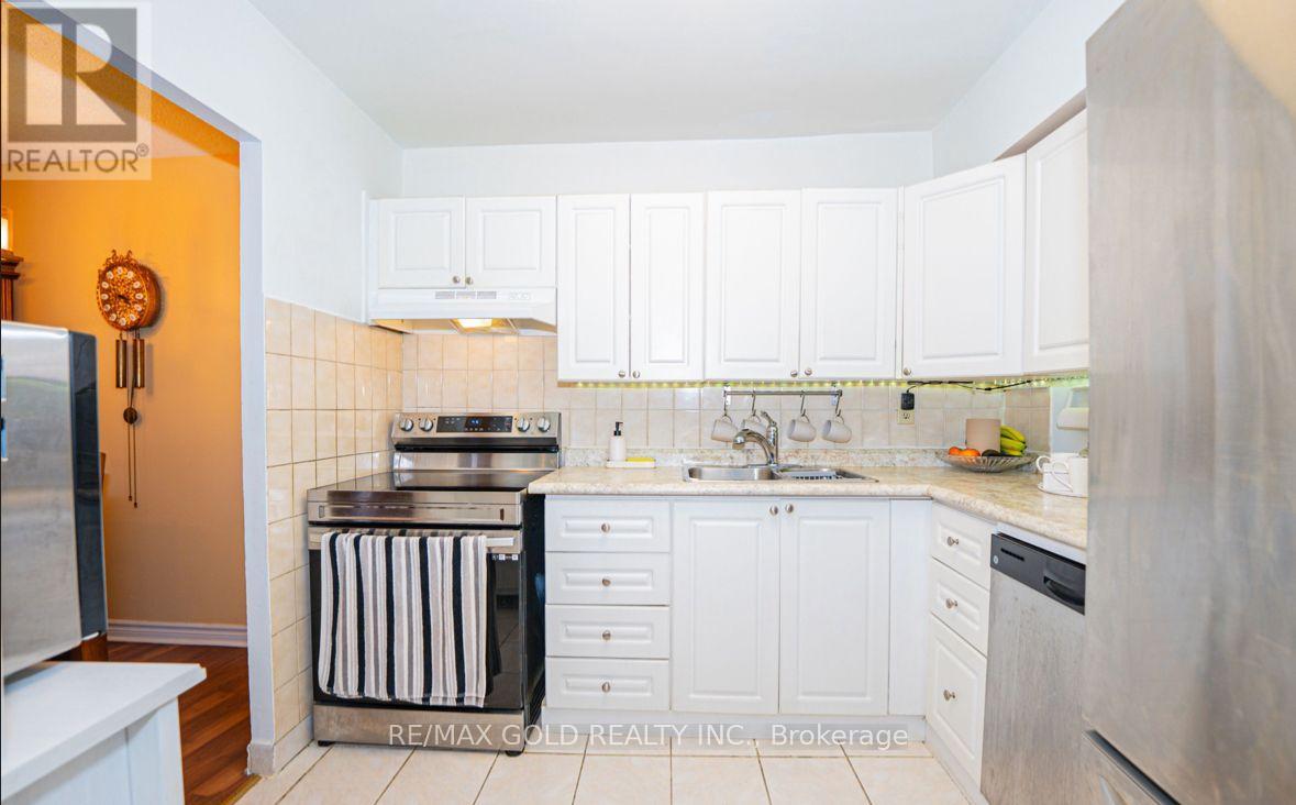 2107 - 330 Dixon Road, Toronto, Ontario  M9R 1S9 - Photo 8 - W12841334