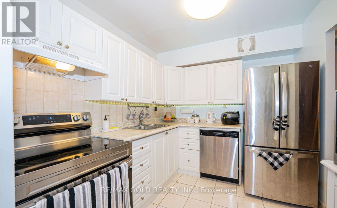 2107 - 330 Dixon Road, Toronto, Ontario  M9R 1S9 - Photo 9 - W12841334