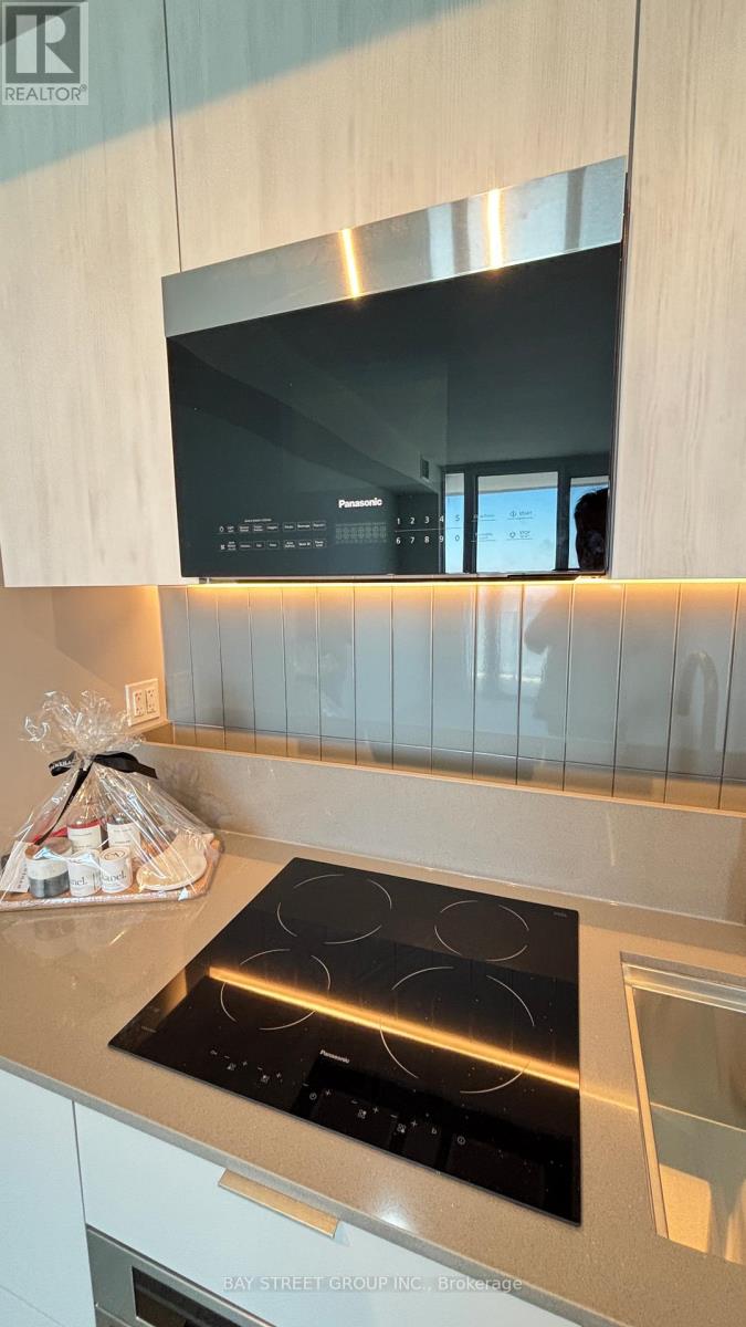 2013 - 1 Fairview Road E, Mississauga, Ontario  L5A 0B4 - Photo 19 - W12841350