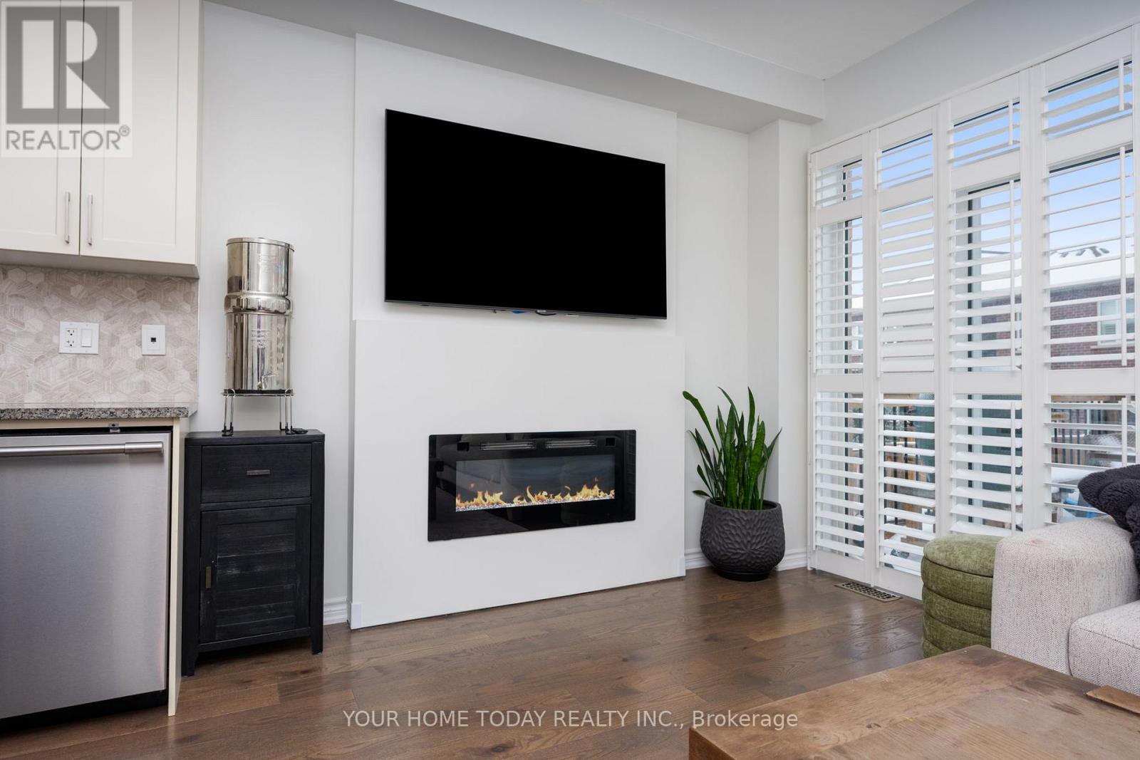 37 Ridgegate Crescent, Halton Hills, Ontario  L7G 0L6 - Photo 13 - W12841356