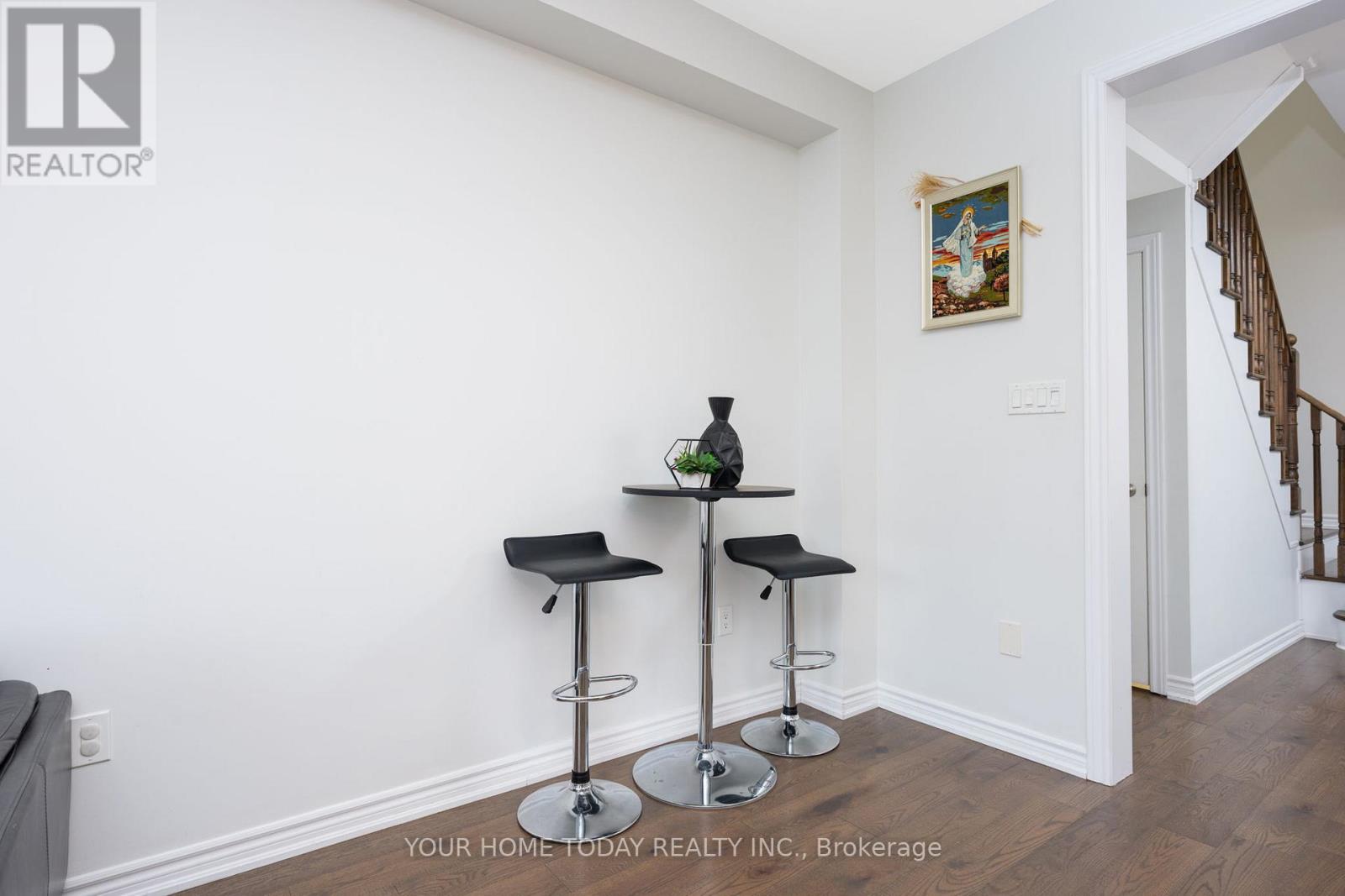 37 Ridgegate Crescent, Halton Hills, Ontario  L7G 0L6 - Photo 8 - W12841356