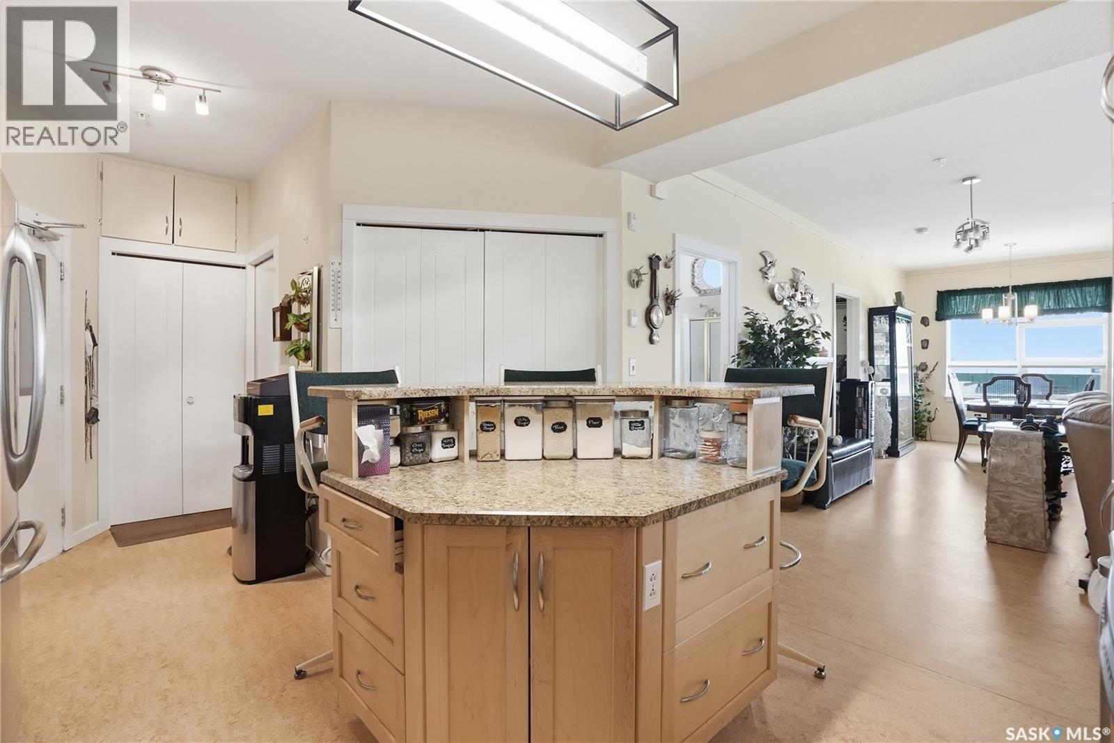 304 530 J Avenue S, Saskatoon, Saskatchewan  S7M 2A8 - Photo 2 - SK029632