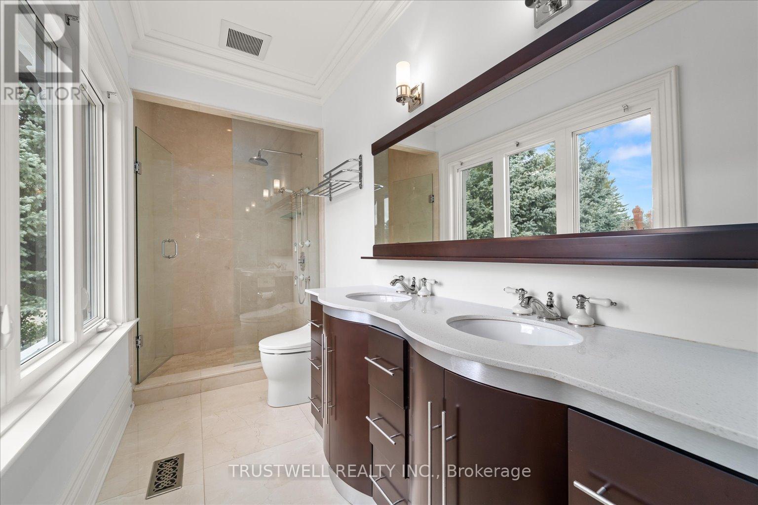 5 Royal Oak Drive, Toronto, Ontario  M3C 2M1 - Photo 36 - C12679074