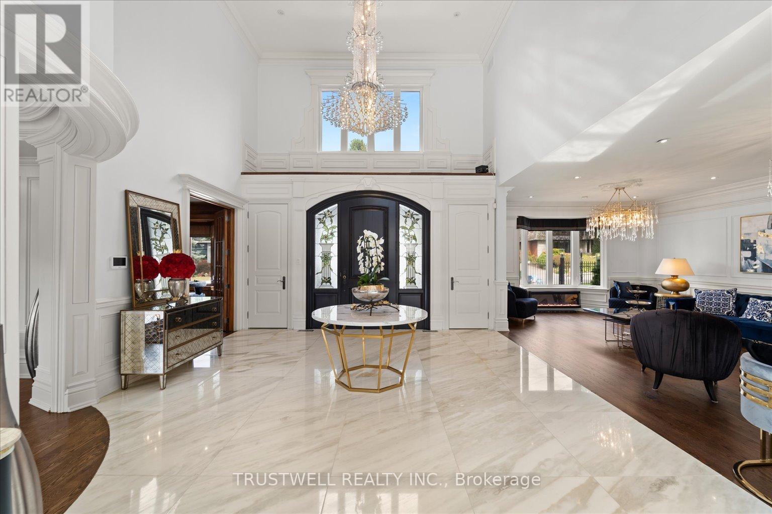 5 Royal Oak Drive, Toronto, Ontario  M3C 2M1 - Photo 4 - C12679074