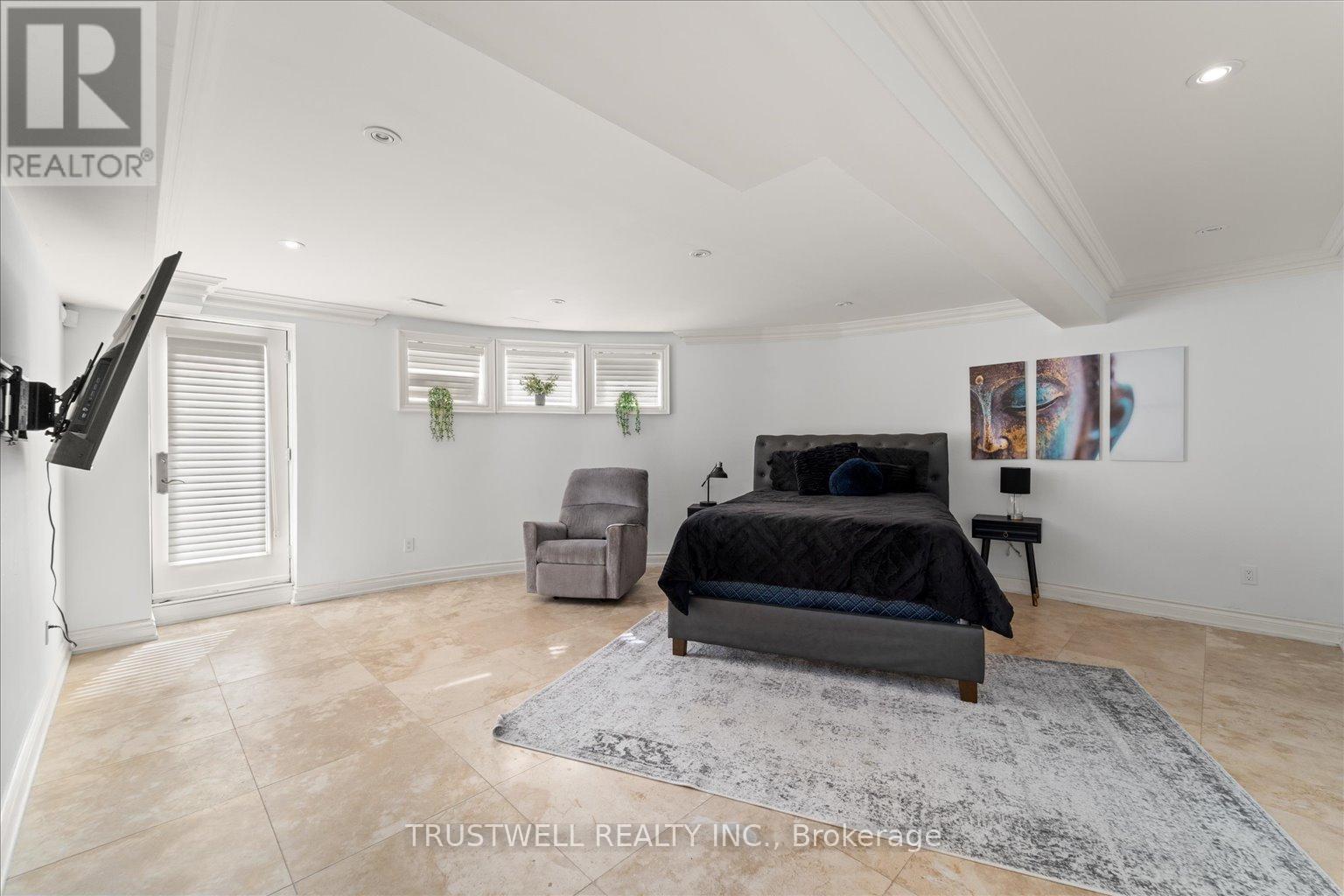 5 Royal Oak Drive, Toronto, Ontario  M3C 2M1 - Photo 40 - C12679074