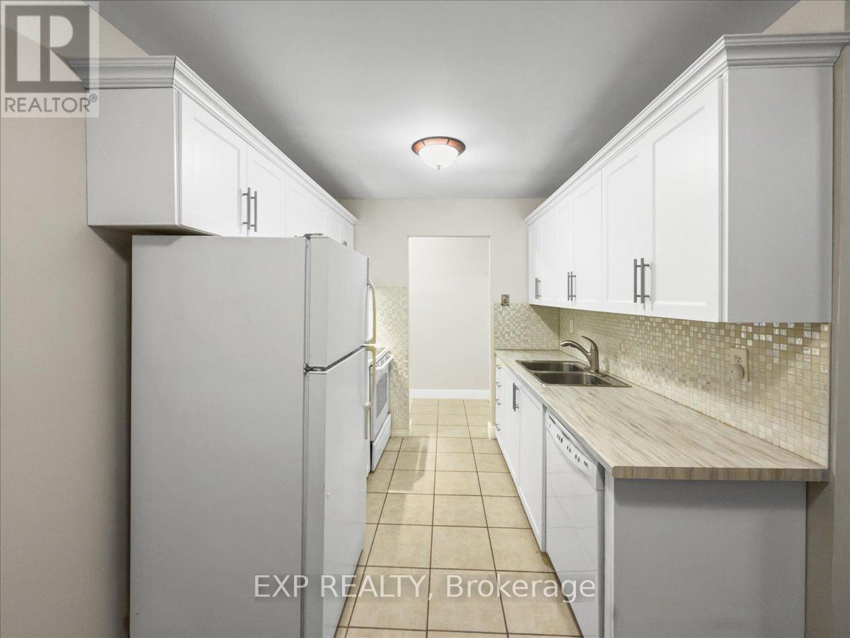 Photo 14 of 35 for 101 - 75 Huxley Street