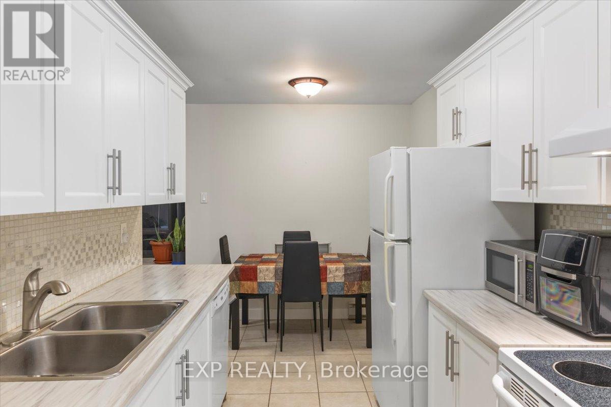 Photo 9 of 35 for 101 - 75 Huxley Street