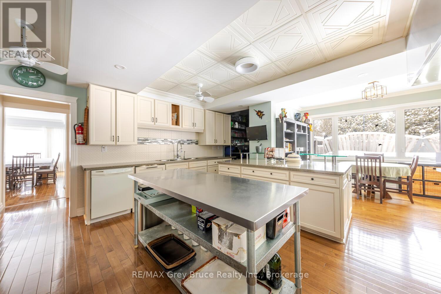 424 Huron Road, South Bruce Peninsula, Ontario  N0H 2T0 - Photo 17 - X12841588