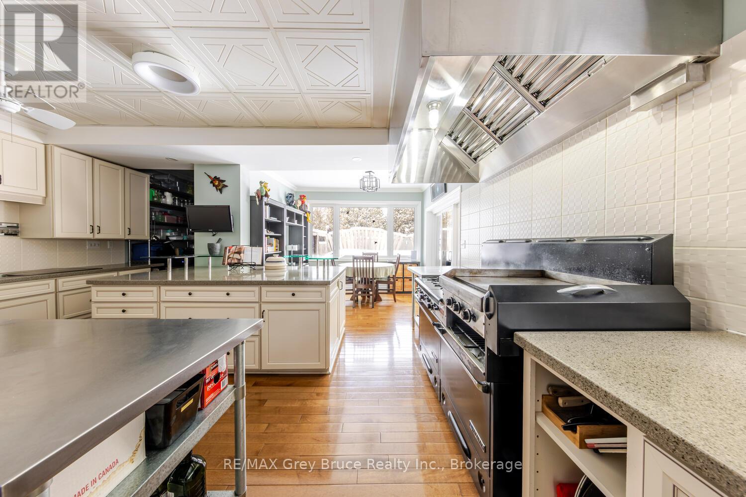 424 Huron Road, South Bruce Peninsula, Ontario  N0H 2T0 - Photo 21 - X12841588